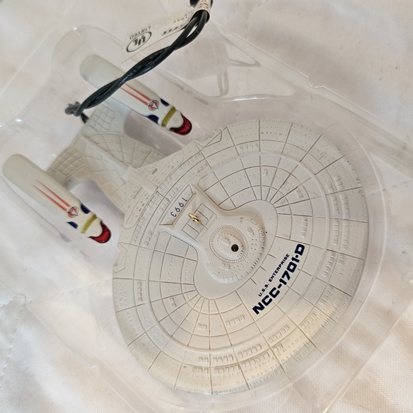 Hallmark Keepsake Ornament Star Trek USS Enterprise TNG Magic Light 1993 - Picture 2 of 9